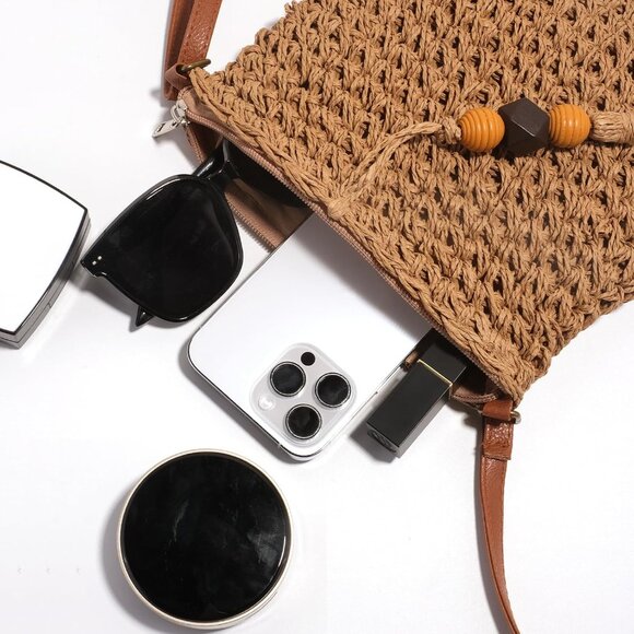 Versatile Wicker Crossbody Bag with Tassels - Perfect for Summer Outings - Picture 6 of 7